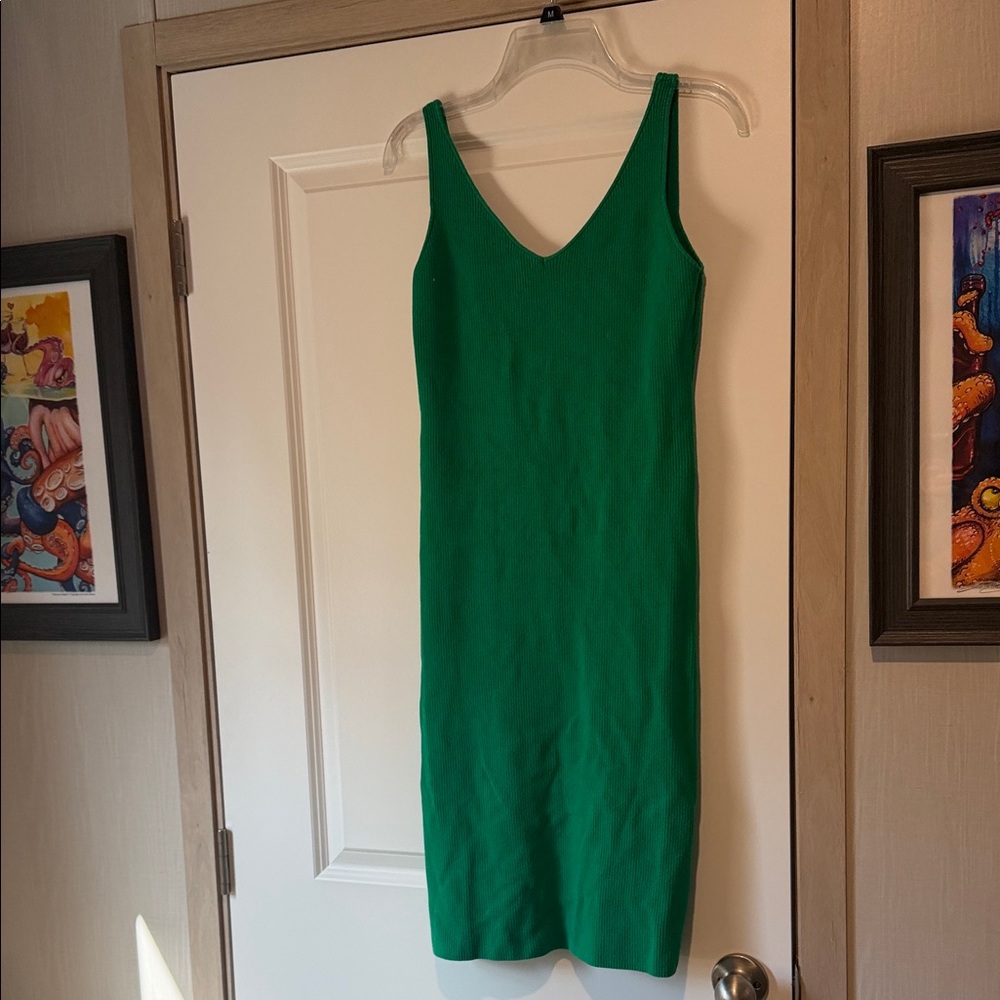 Elegant Kelly Green Sleeveless Midi Dress